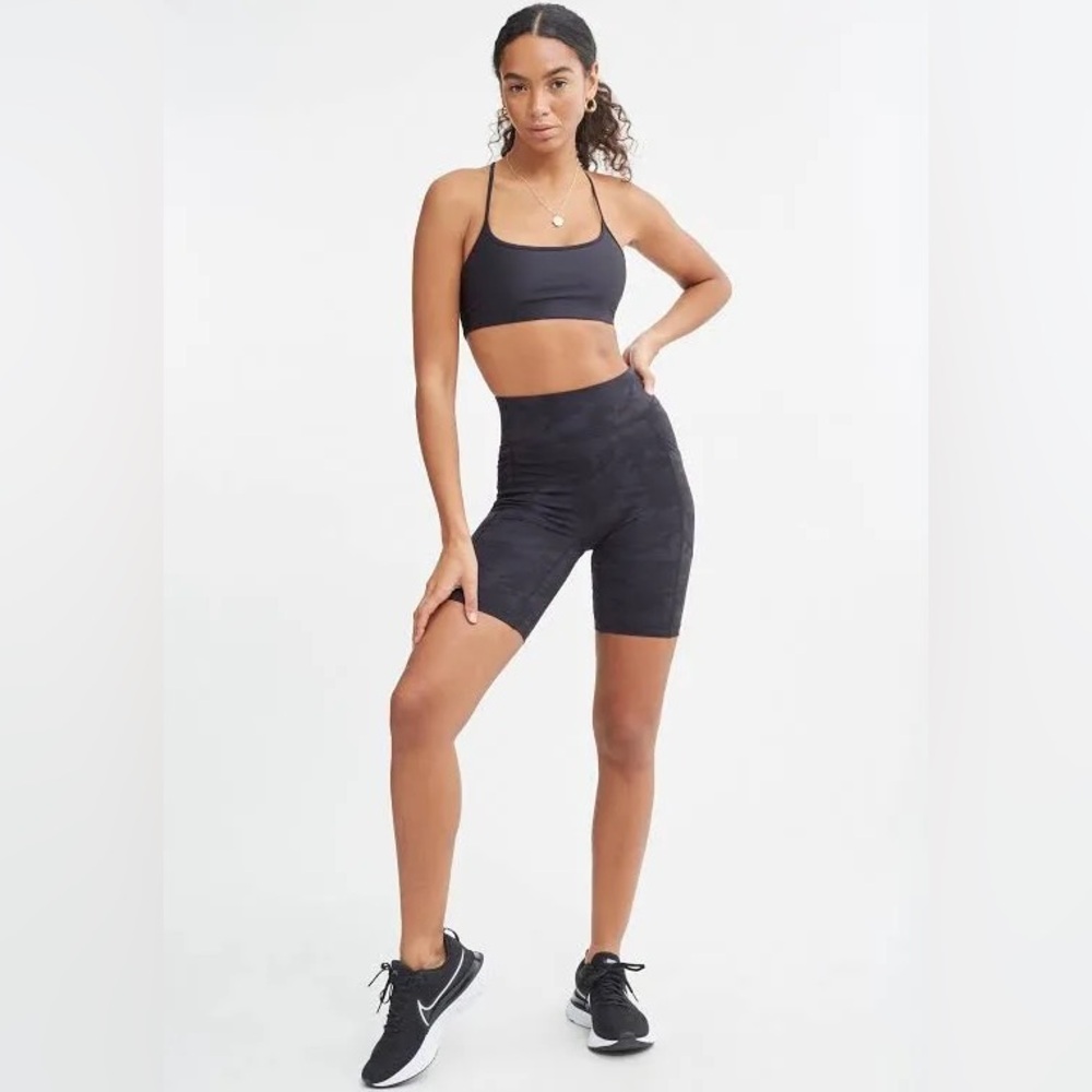 Bandier All Acess High Waisted Center Stage 9in Pocket Short